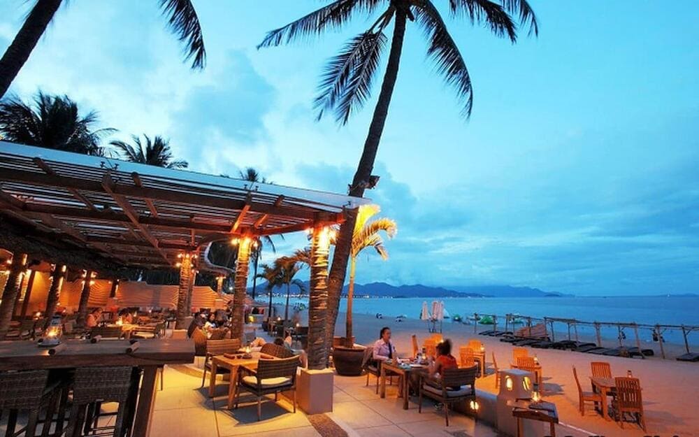 Quán cafe ngắm trọn biển Nha Trang
